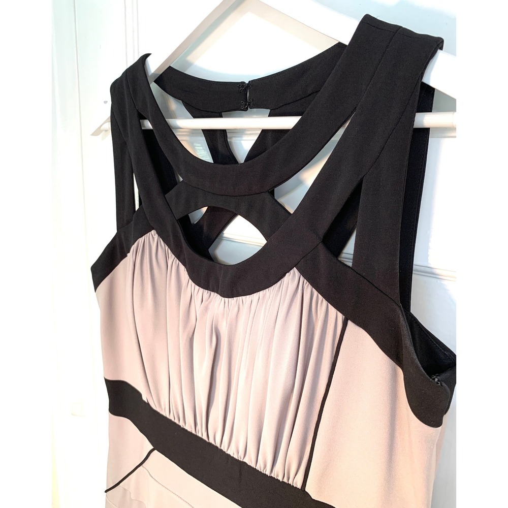 Jax Strappy Cutout Blush and Black Banded Hourglass Cocktail Dress / Size 12 - Picture 9 of 14
